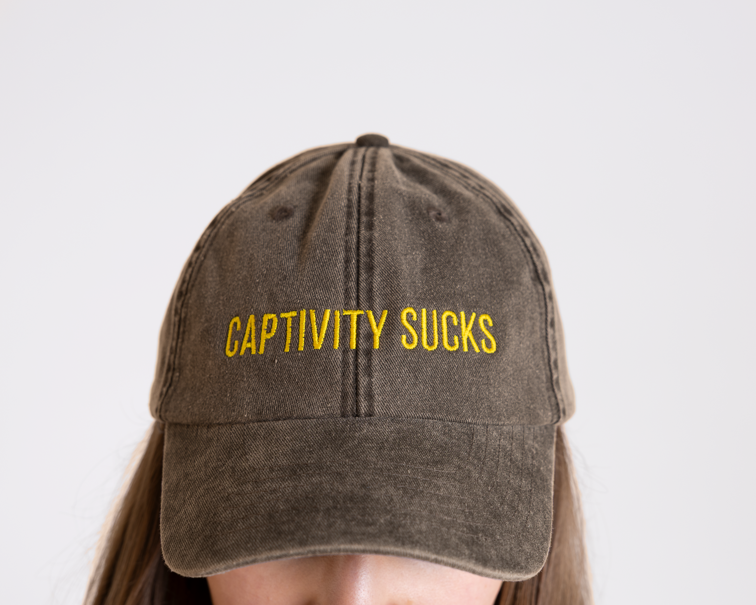 Vintage Cap "Captivity Sucks"