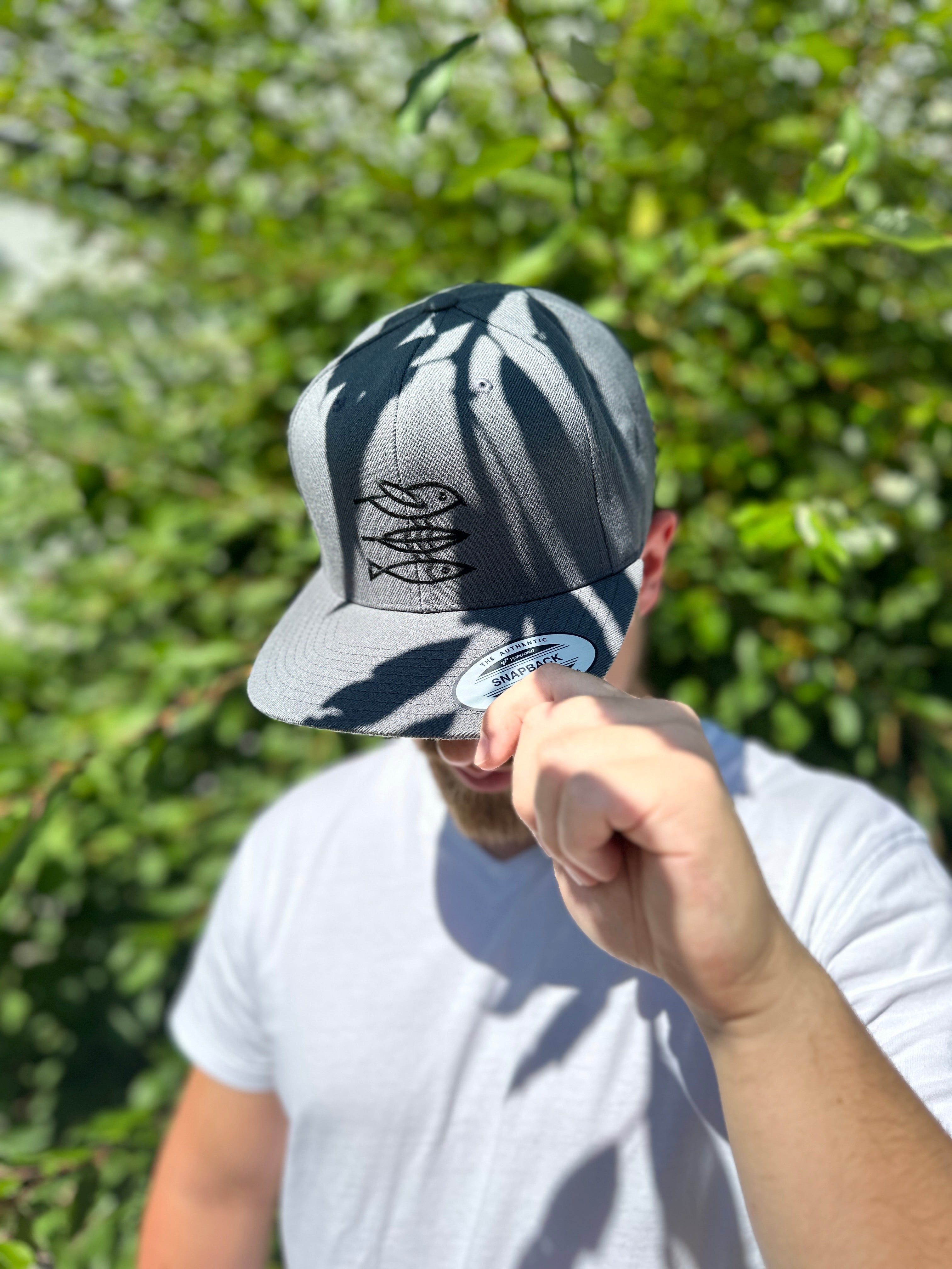 Onesize SnapBack "Mission Erde" dark grey / black