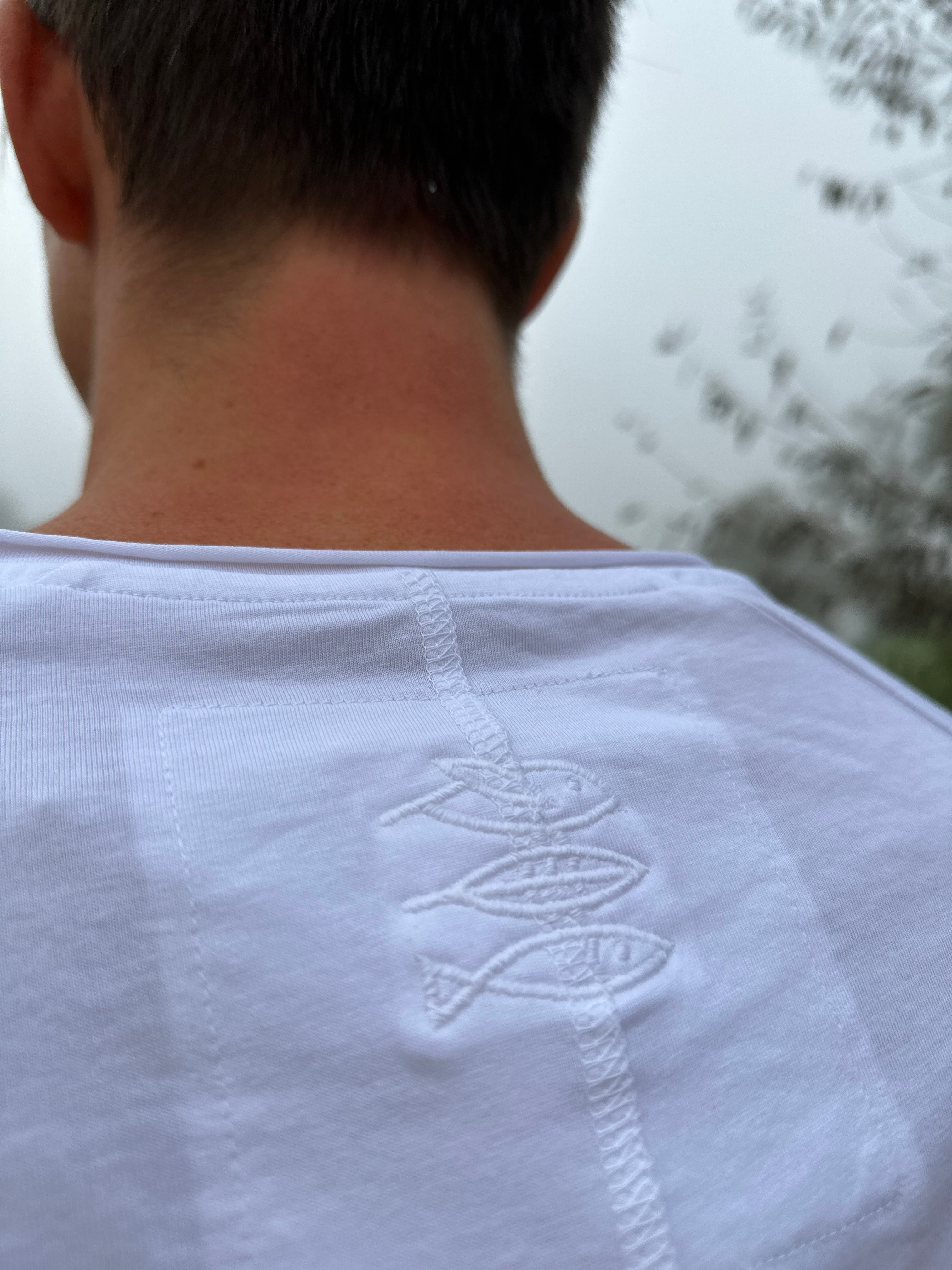 Mission Erde Men Shirt roundneck white