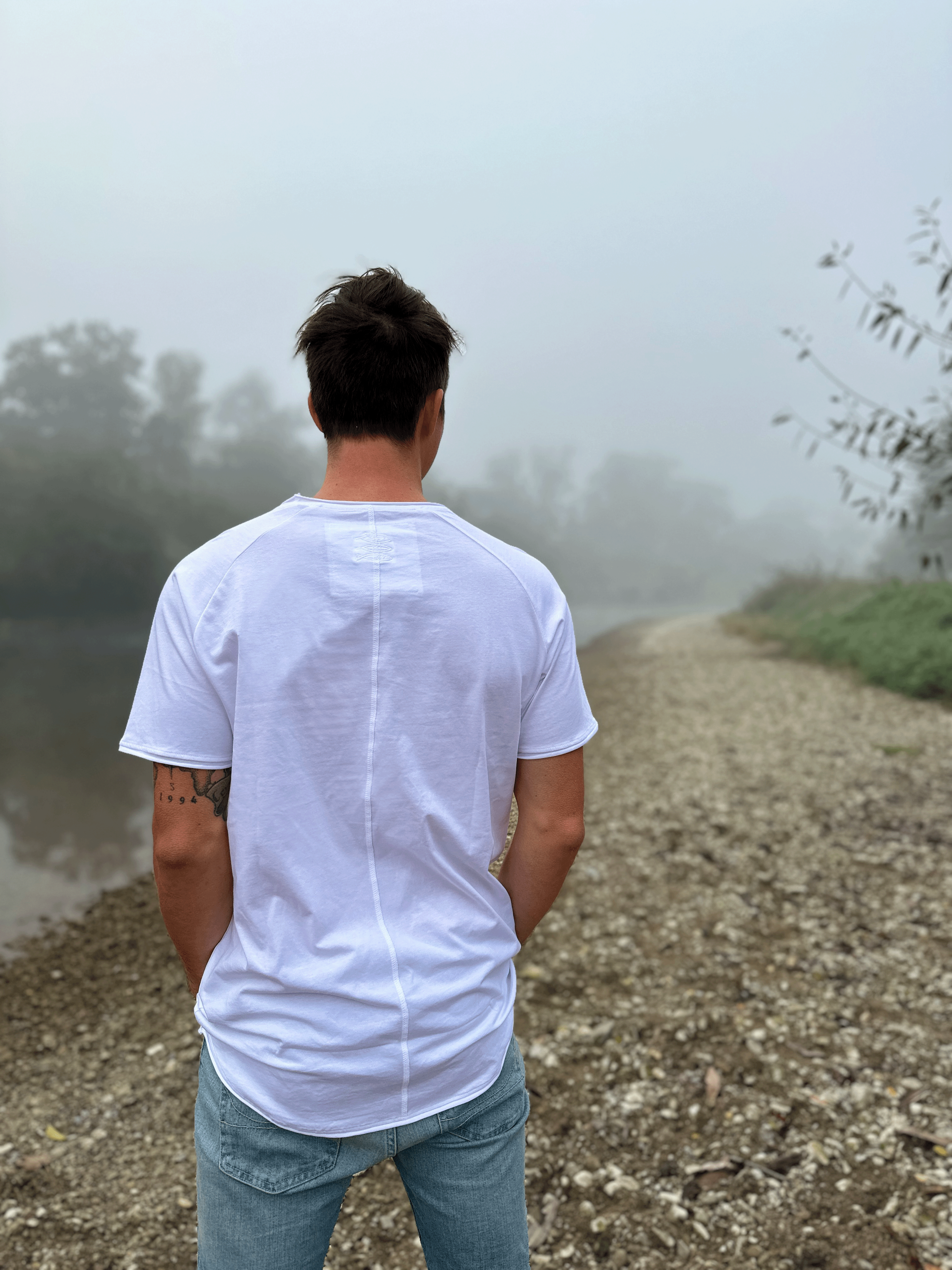 Mission Erde Men Shirt roundneck white