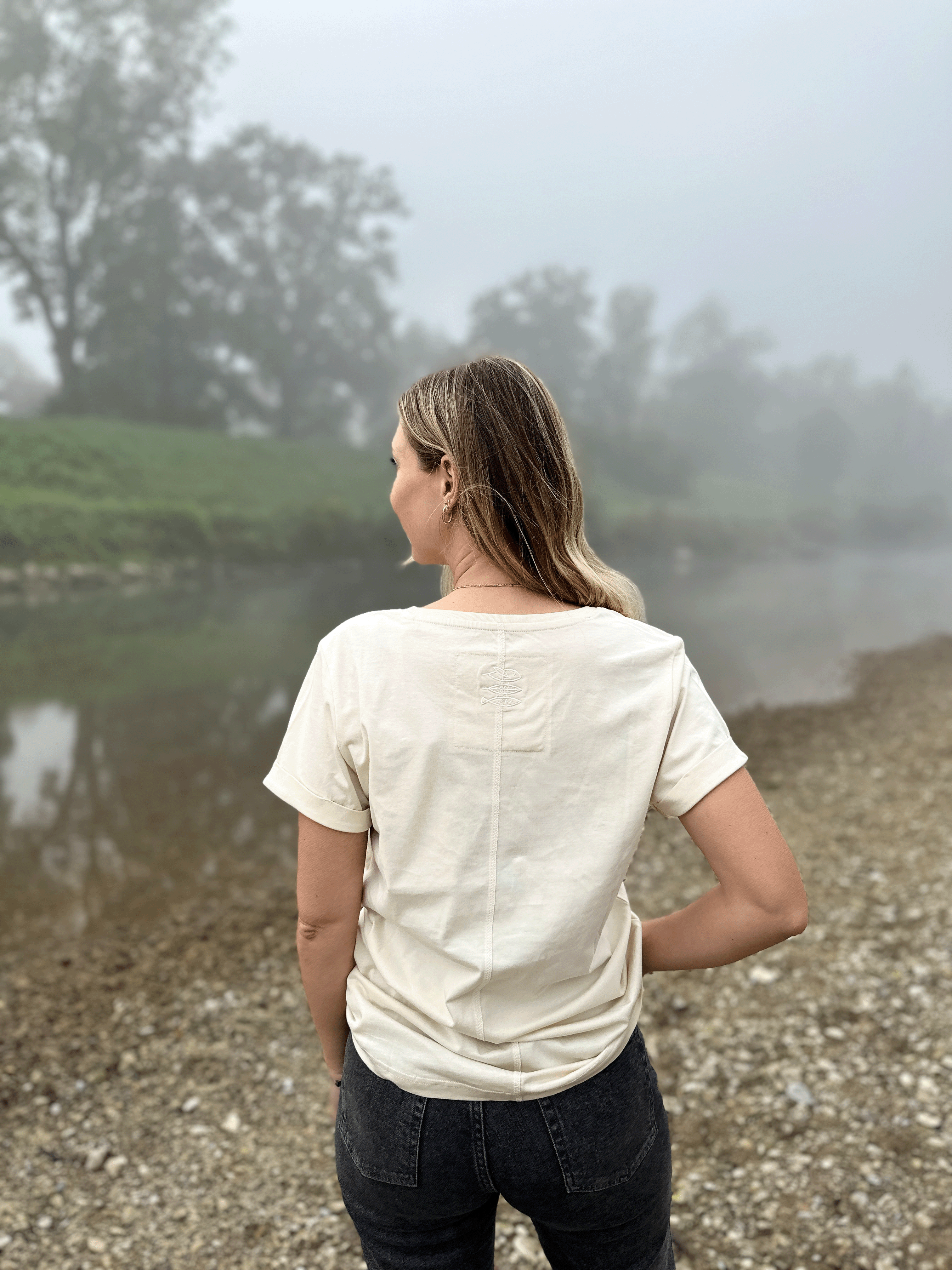 Mission Erde Women Shirt roundneck undyed