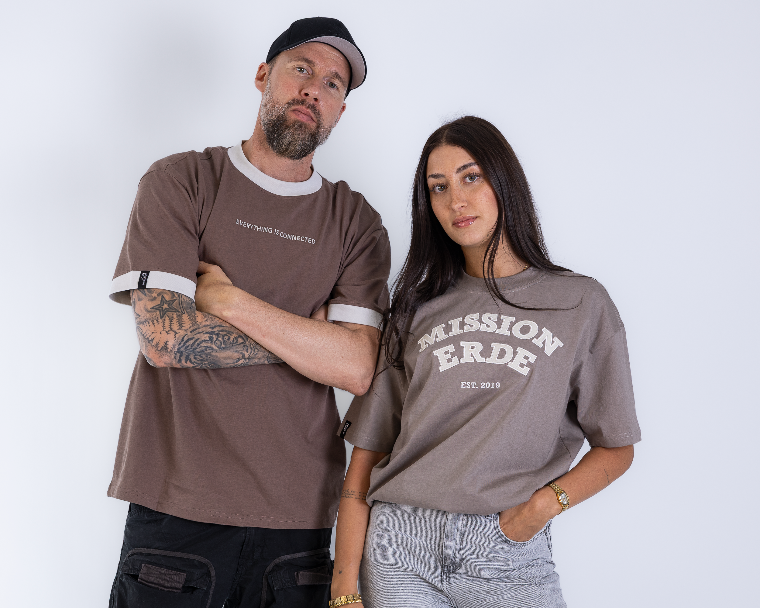 Unisex T-Shirt "Everything Is Connected"