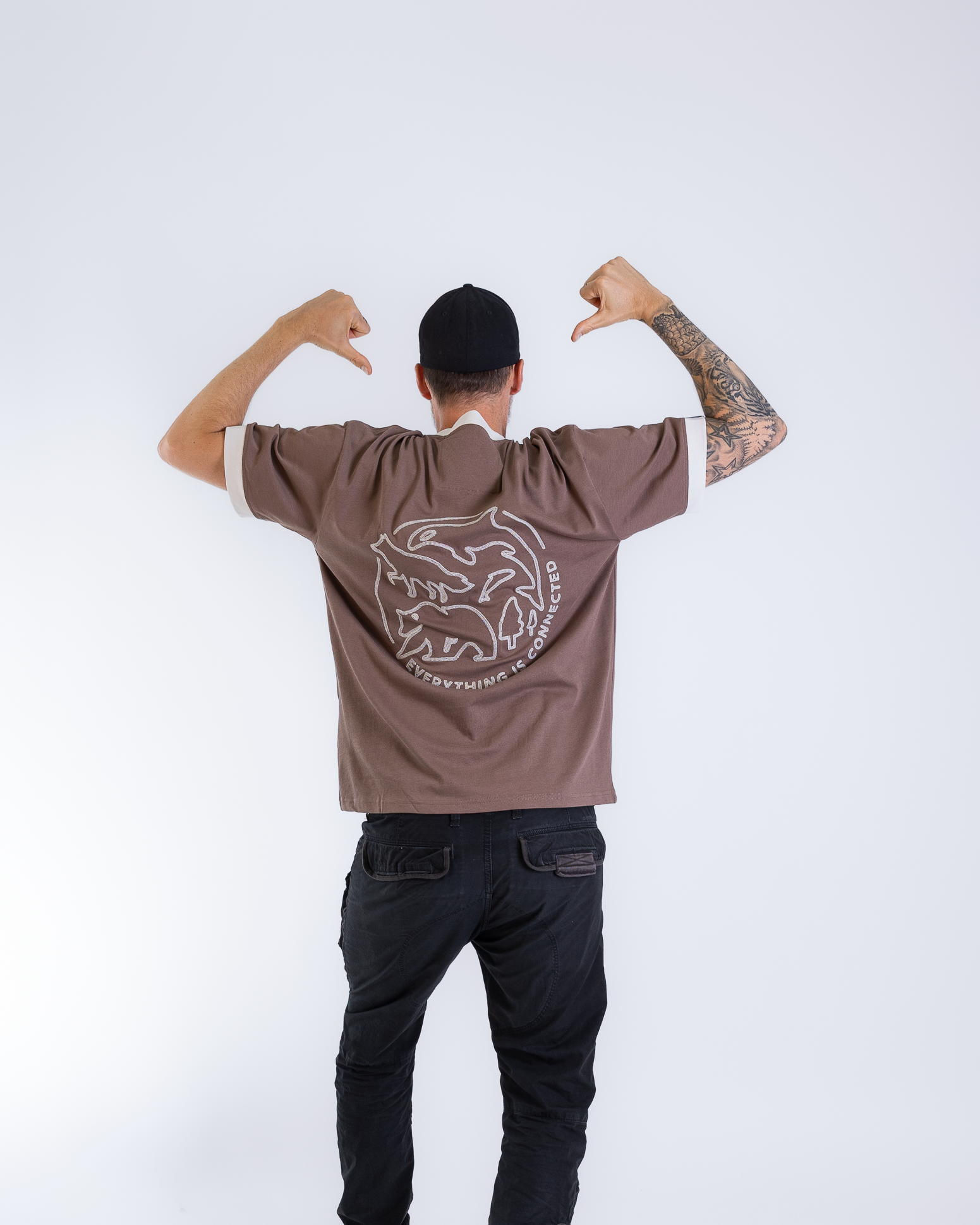 Unisex T-Shirt "Everything Is Connected"
