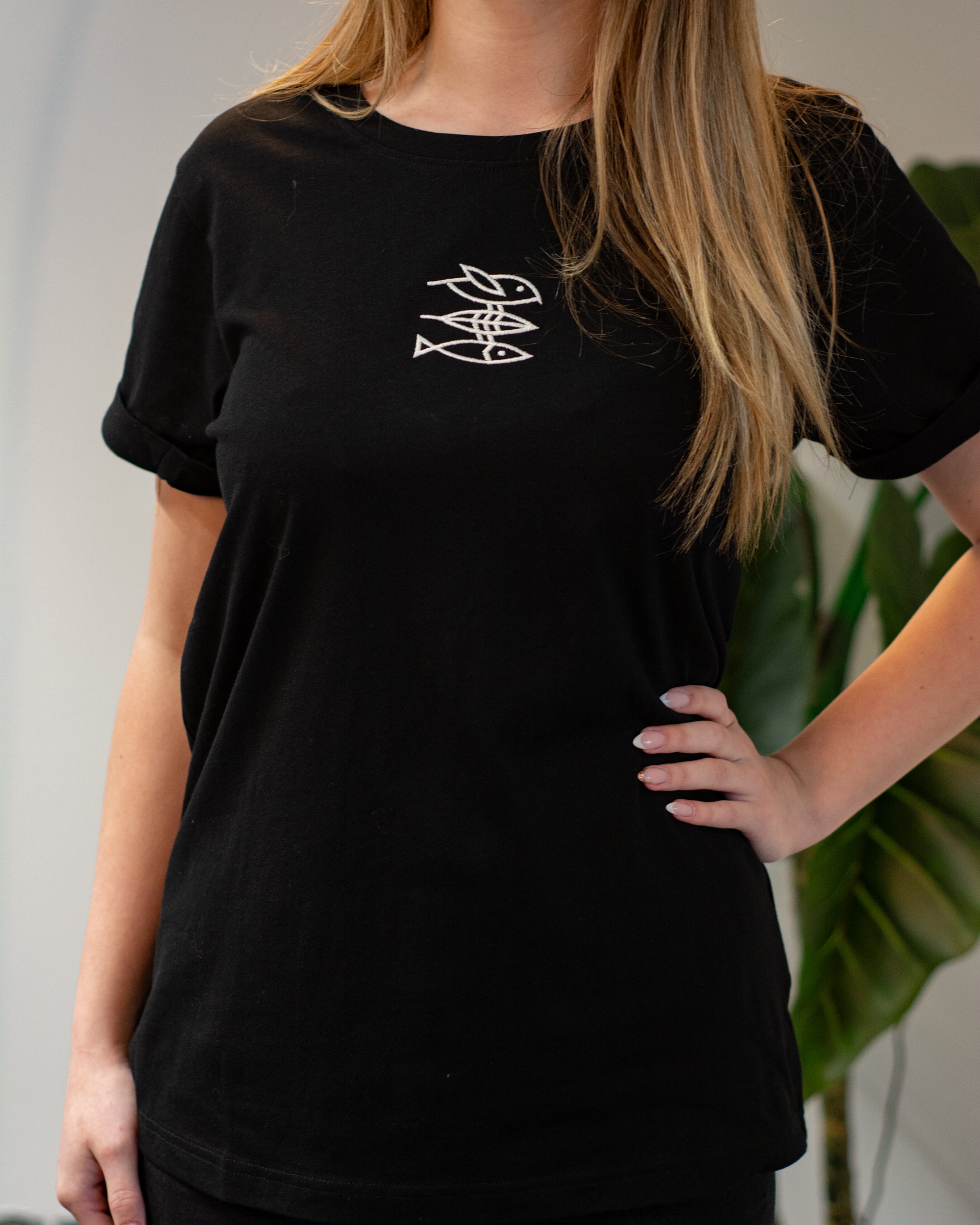 T-Shirt Women roundneck "Worth fighting for" black