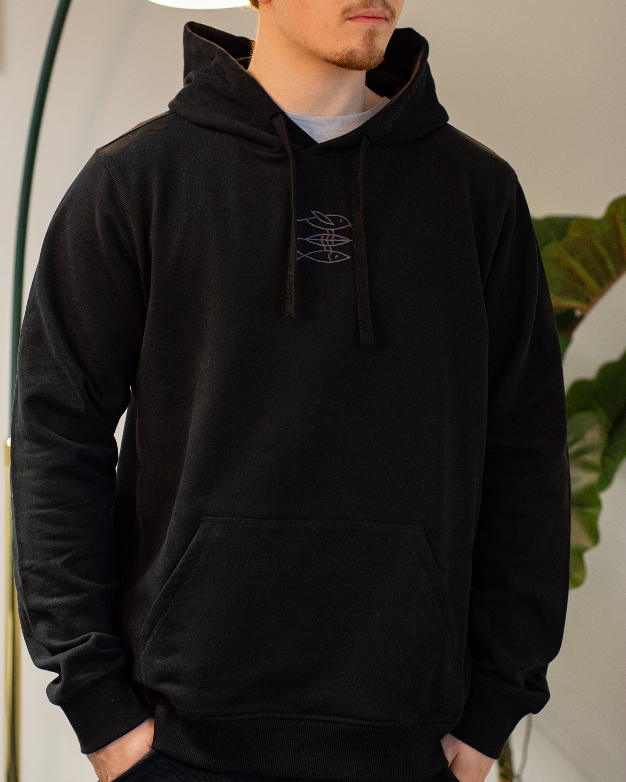 Hoodie Men "Die Welt ist es wert, um sie zu kämpfen!" black