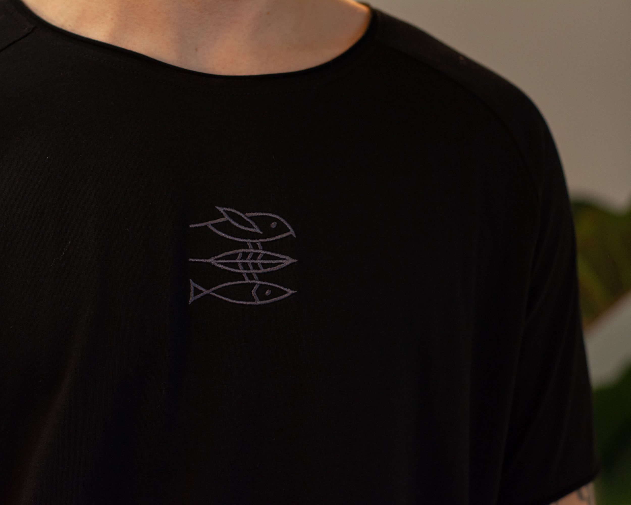 T-Shirt Men roundneck "Worth fighting for" black