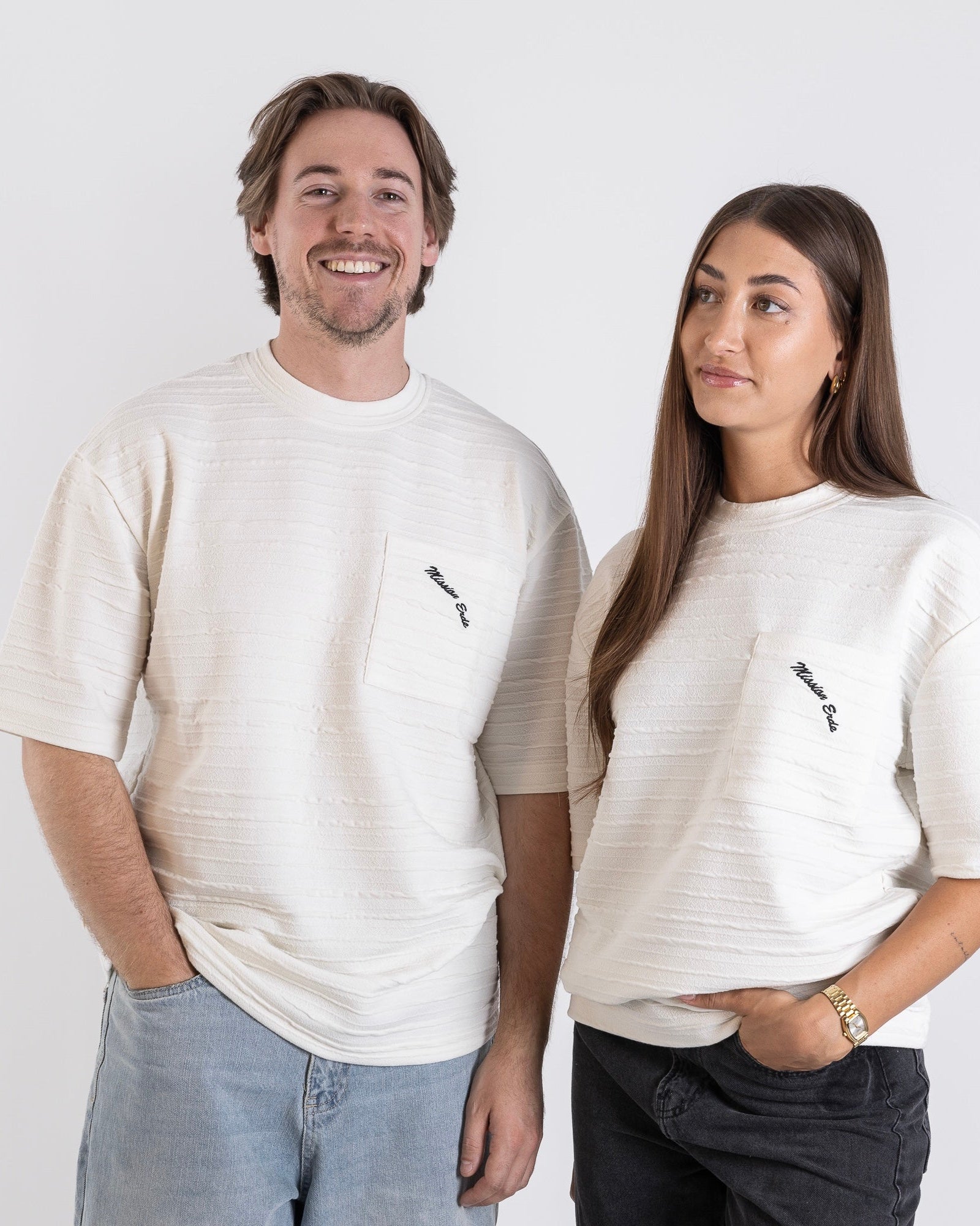 Unisex T-Shirt "Mission Erde" mit aufgesetzter Brusttasche