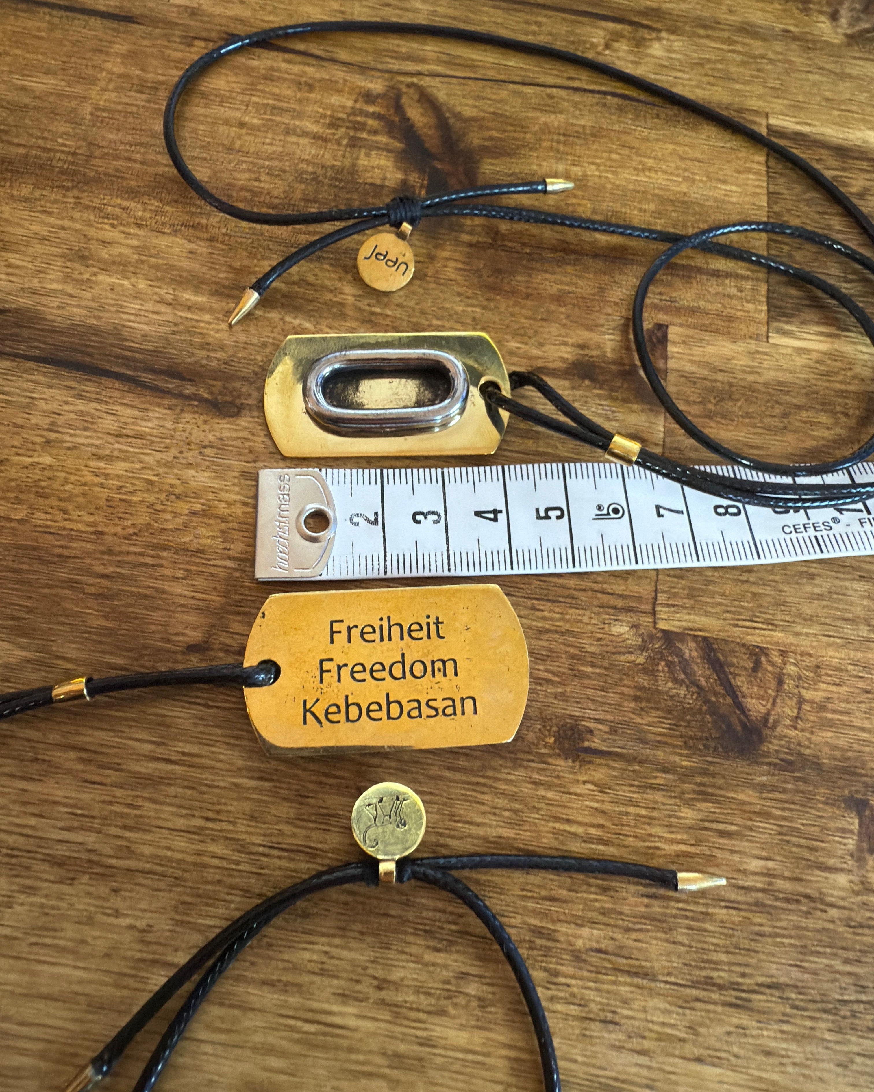 Kette "Freiheit | Freedom | Kebebasan"