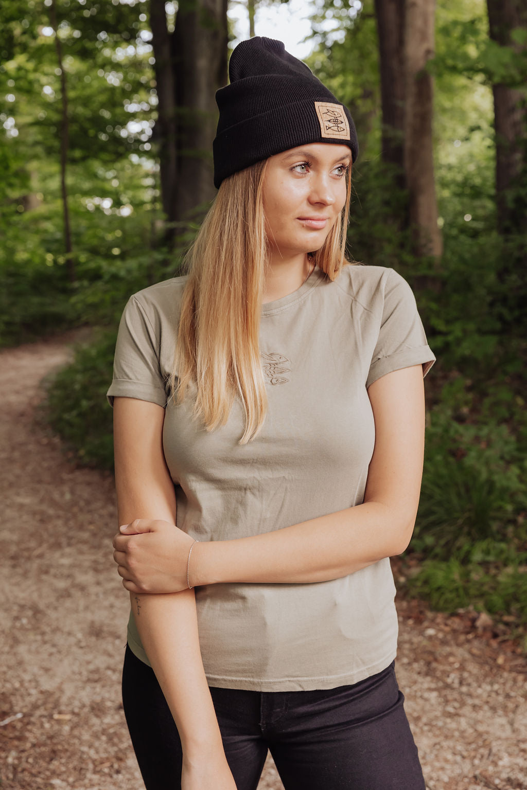Mission Erde Women Shirt roundneck oliv green