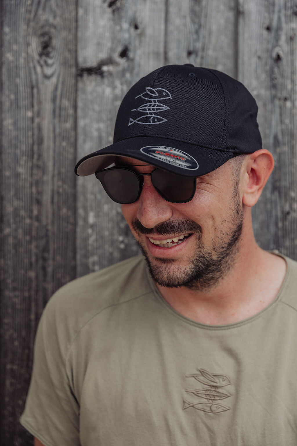 Cap "Mission Erde" black / anthracite