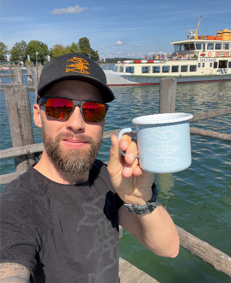 Emaille Tasse "Mission Erde"