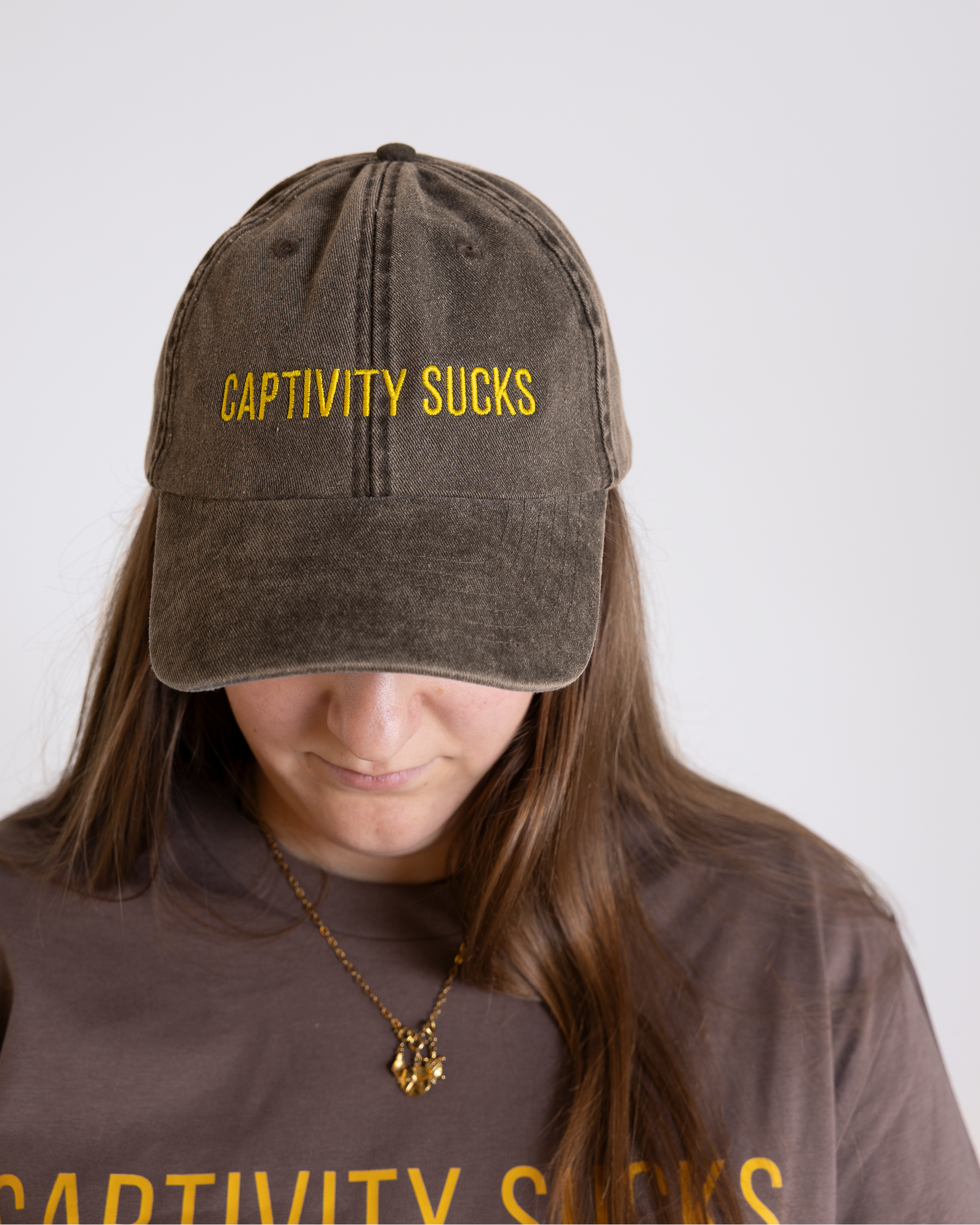 Vintage Cap "Captivity Sucks"