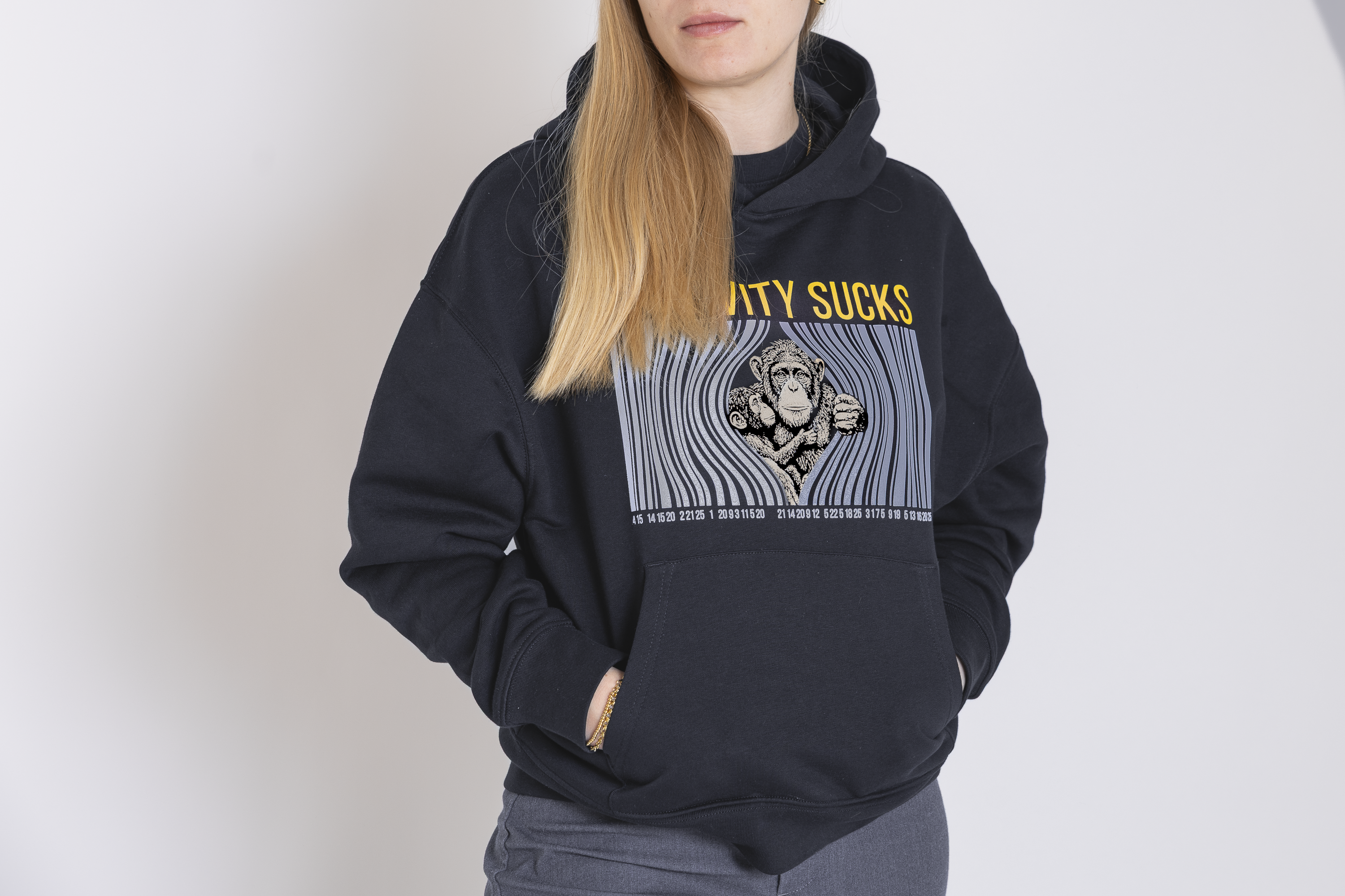 Hoodie "Captivity sucks"