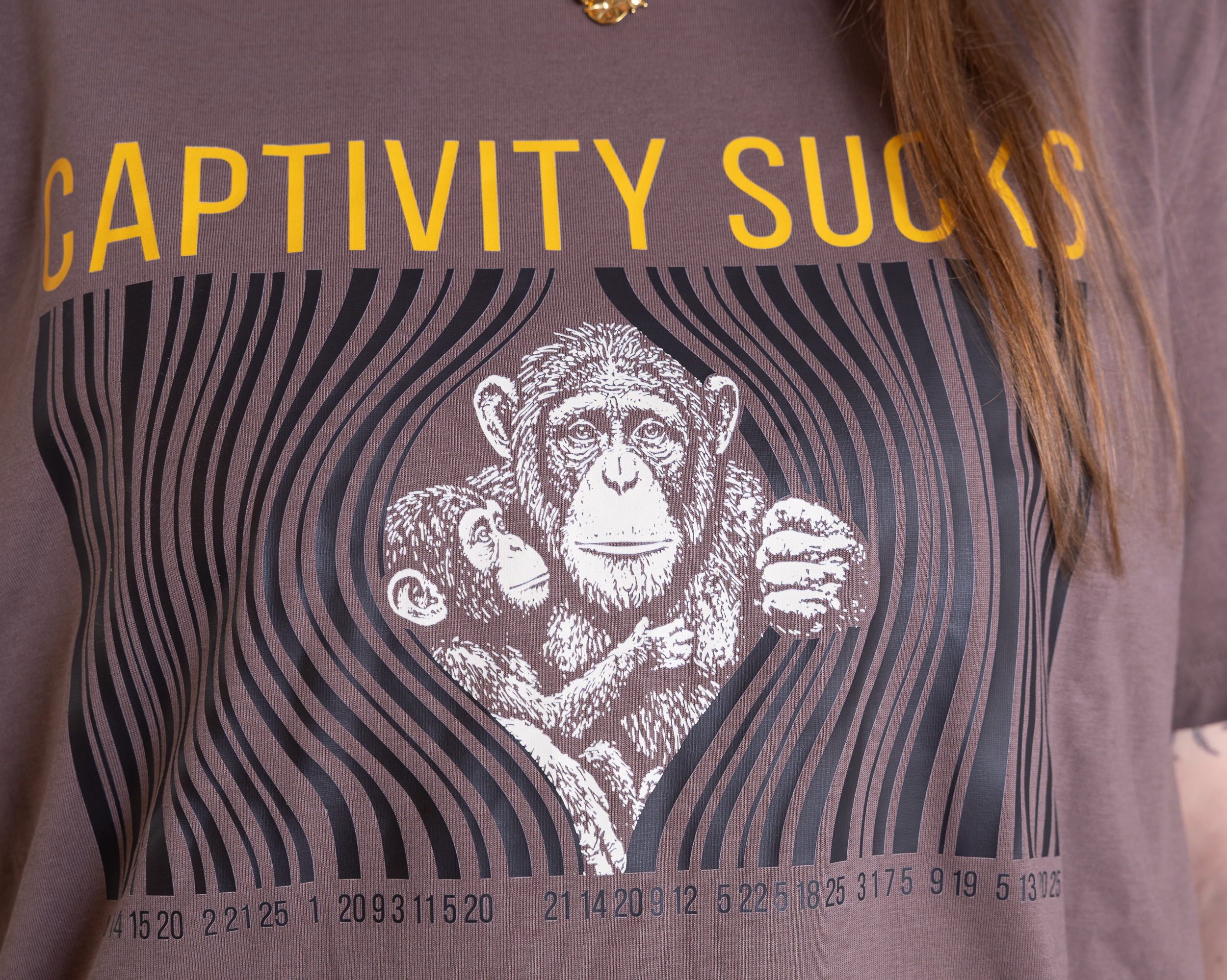T-Shirt "Captivity sucks"