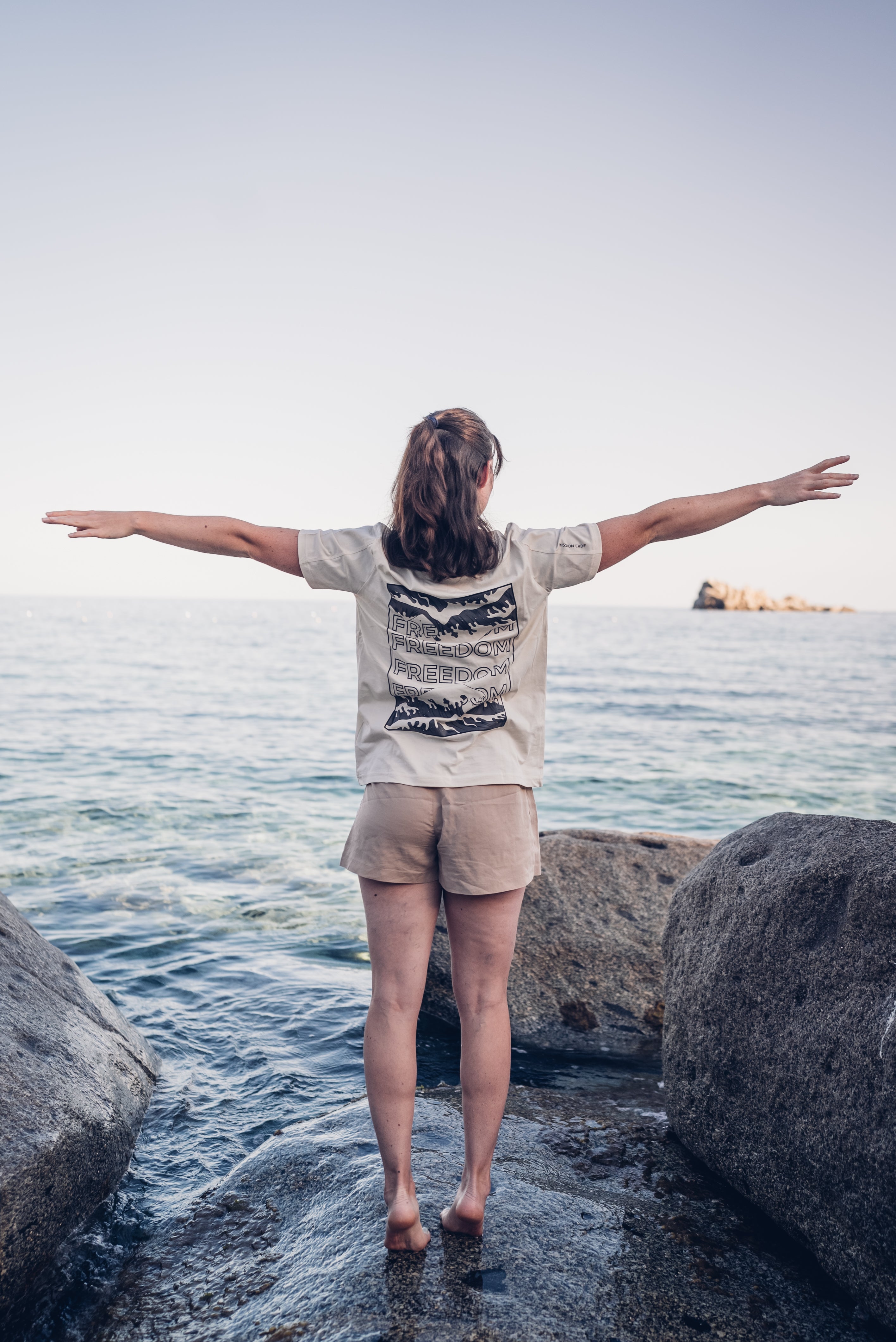 Unisex FREEDOM Shirt roundneck undyed