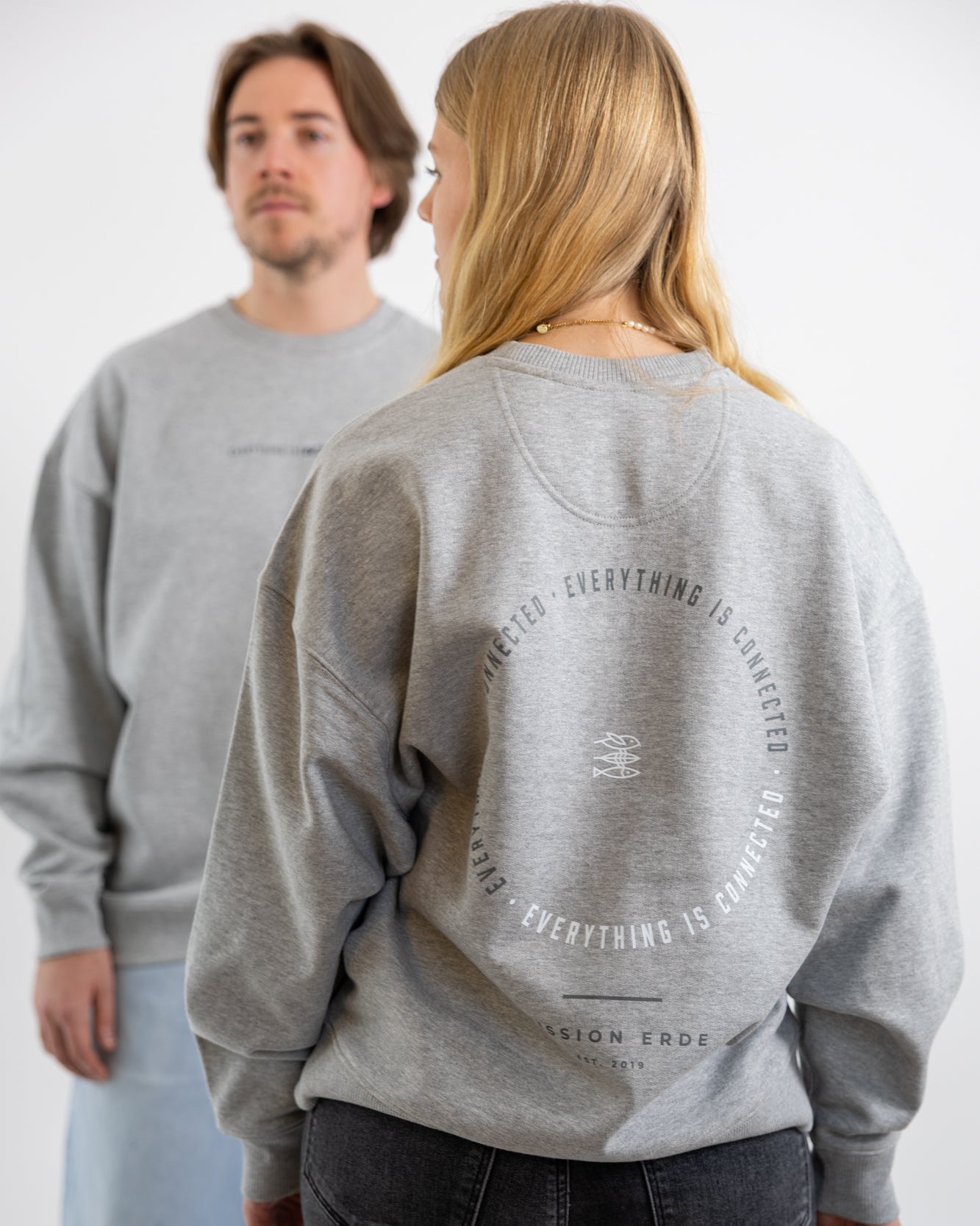 Unisex Sweatshirt "Everything is connected - 2019 Edition"