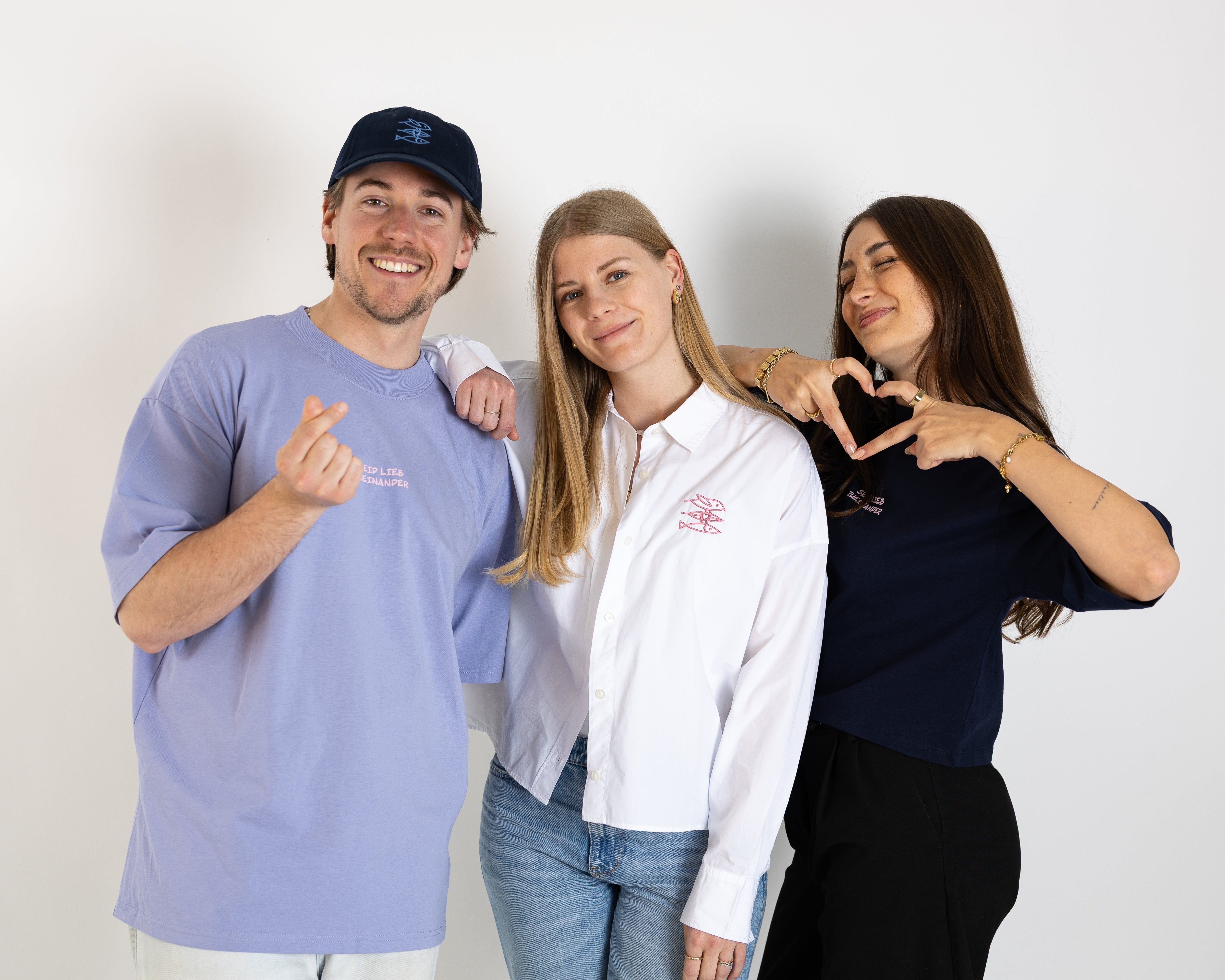 T-Shirt Unisex "Seid lieb zueinander 2.0" violet