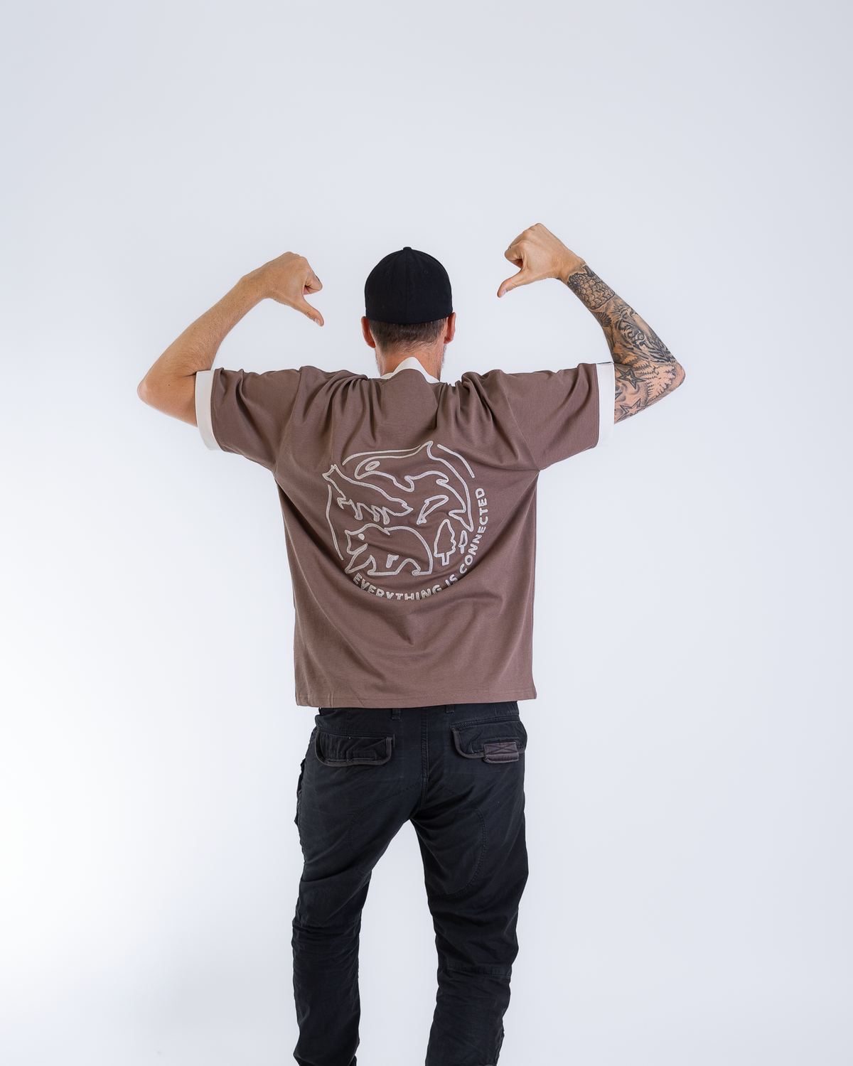 Unisex T-Shirt "Everything Is Connected"