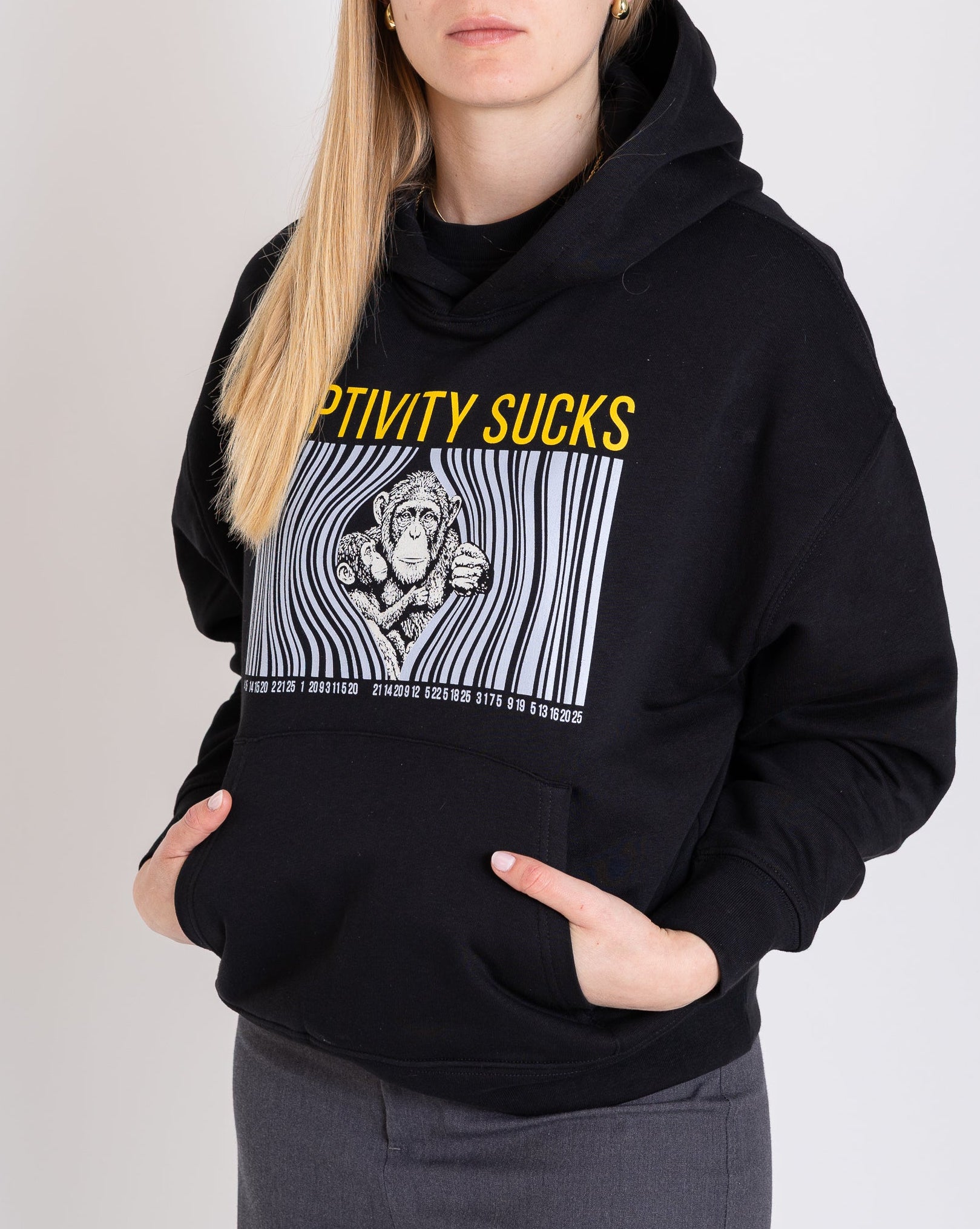 Hoodie "Captivity sucks"