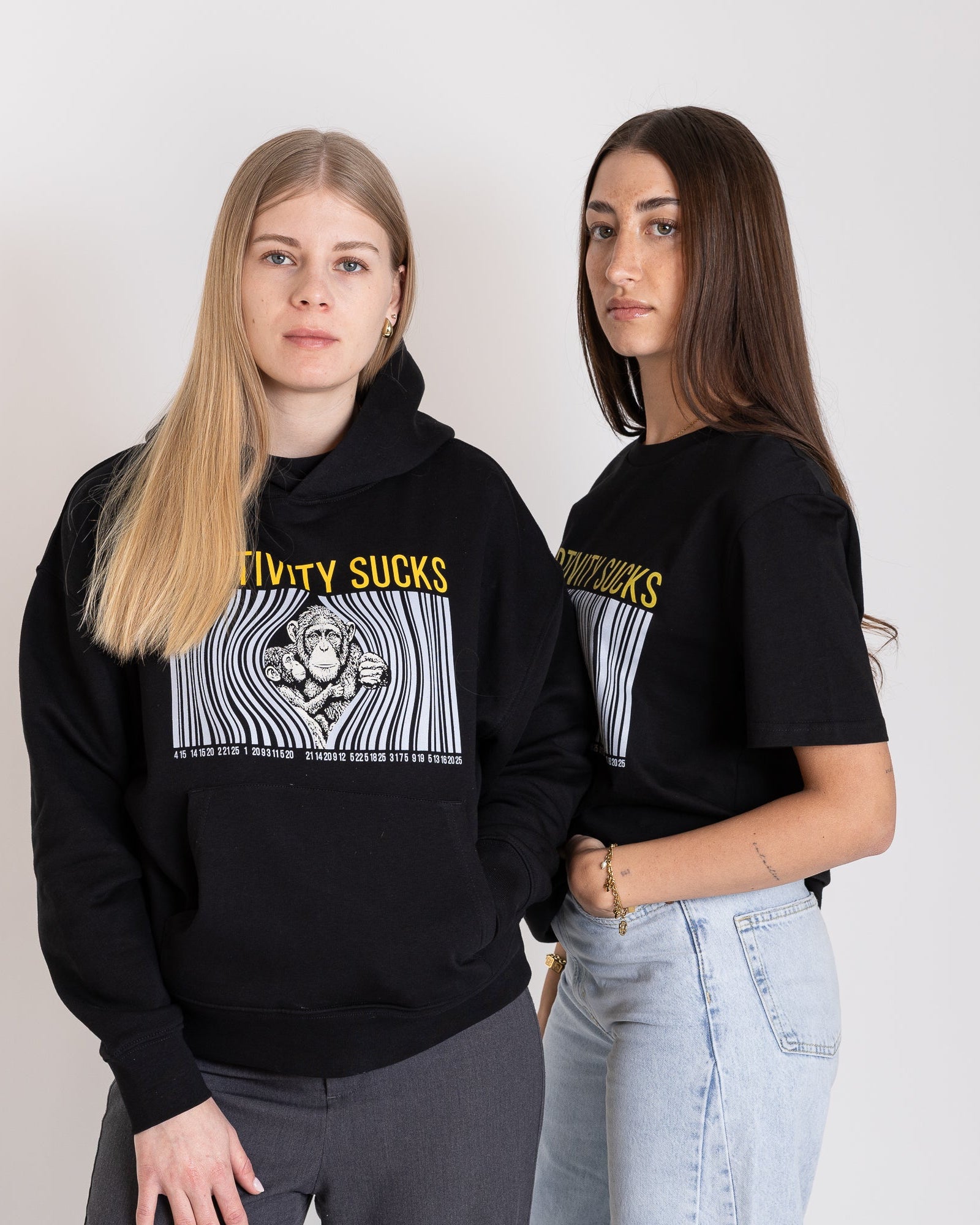 T-Shirt "Captivity sucks"