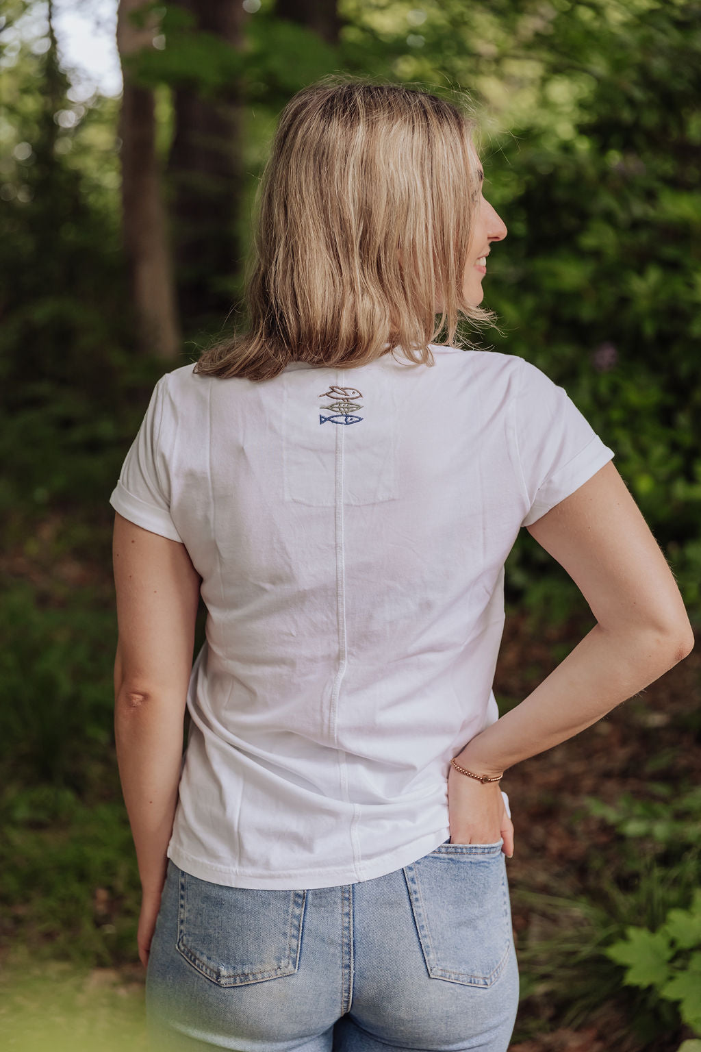 Mission Erde Design Women Shirt roundneck white